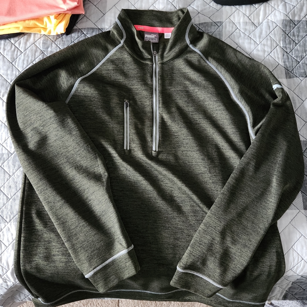 PUMA Golf PWR Warm 1/4 zip jacket. HUNTER/ARMY GREEN. Large.